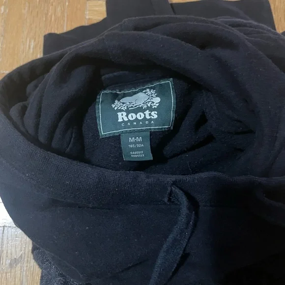 turtleneck sweater from Roots - Picture 2 of 3